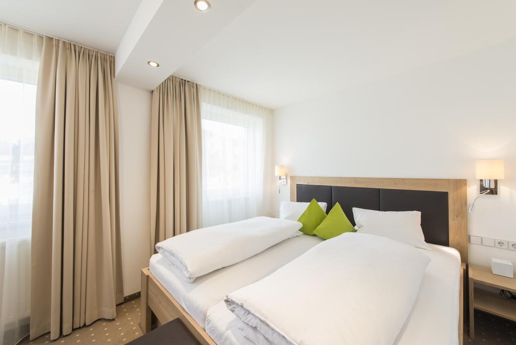 Apartment Paula Seefeld in Tirol Pokoj fotografie